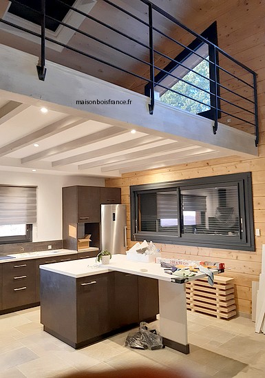 autoconstruction kit maison bois intérieur moderne